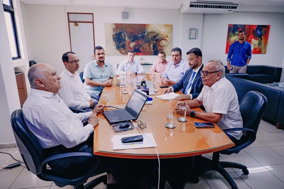reuniao com nominado diniz