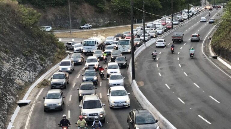 transito-ficou-intenso-apos-acidente-na-av.-pedro-ii-em-joao-pessoa