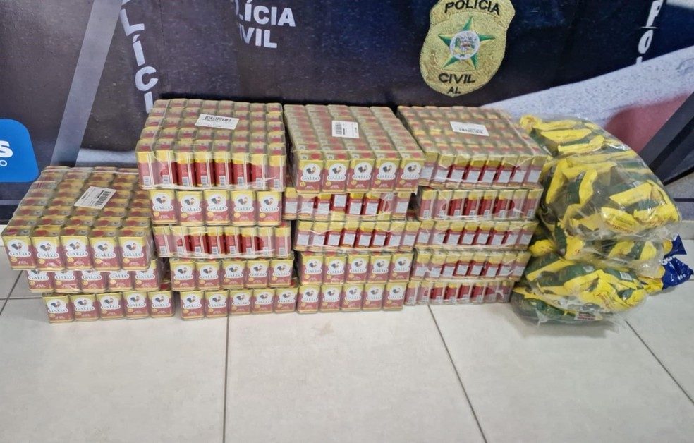 Dupla da Paraíba é presa por furto de 720 latas de azeite e 90 pacotes de supermercado atacadista em Maceió 2 dupla e presa furtando alimentos em atacadista em maceio
