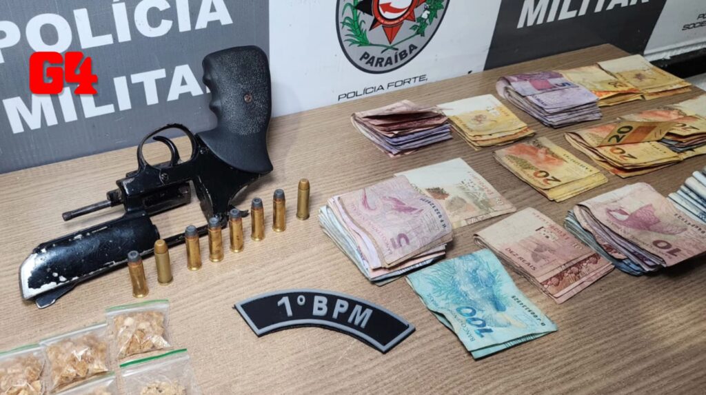Homem é preso por tráfico de drogas em comunidade de João Pessoa 3 Arma e dinheiro