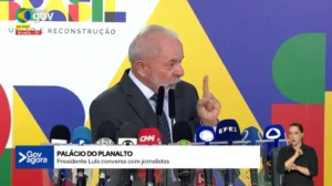 Lula rejeita sancionar aumento de deputados e avalia manter ônus com Congresso ou vetar proposta
