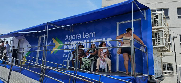 Cajazeiras passa a contar com carreta do SUS para exames