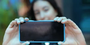 Espanha vai proibir acesso às redes sociais para menores de 16 anos