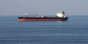 2026-03-02t135147z_1_lynxmpem210wq_rtroptp_4_ira-crise-petroleo-ue.jpg