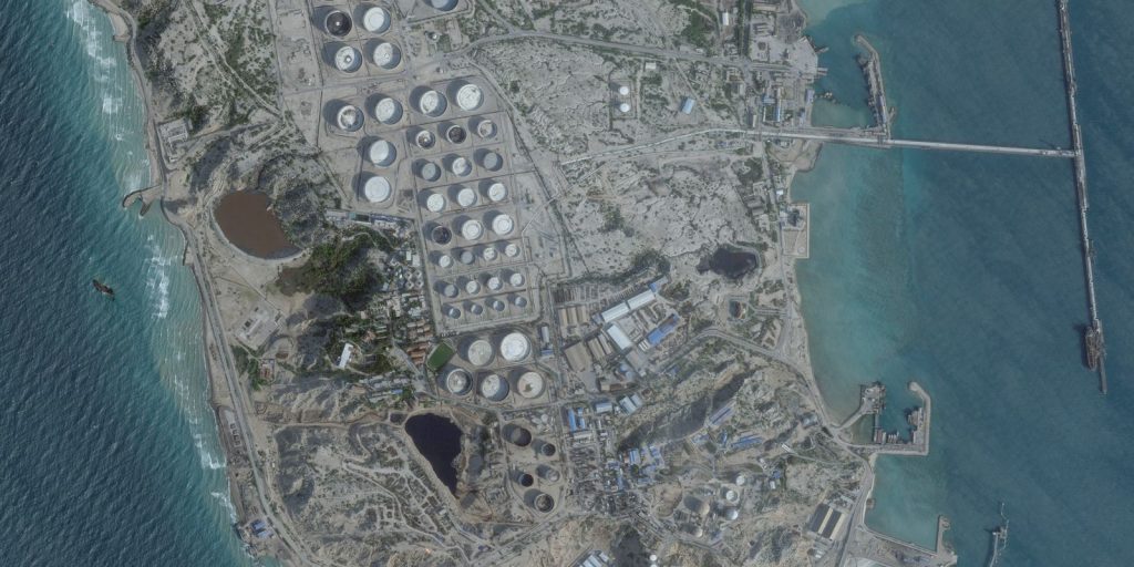 2026-03-14t000317z_1_lynxmpem2d005_rtroptp_4_iran-crisis-oil-kharg.jpg