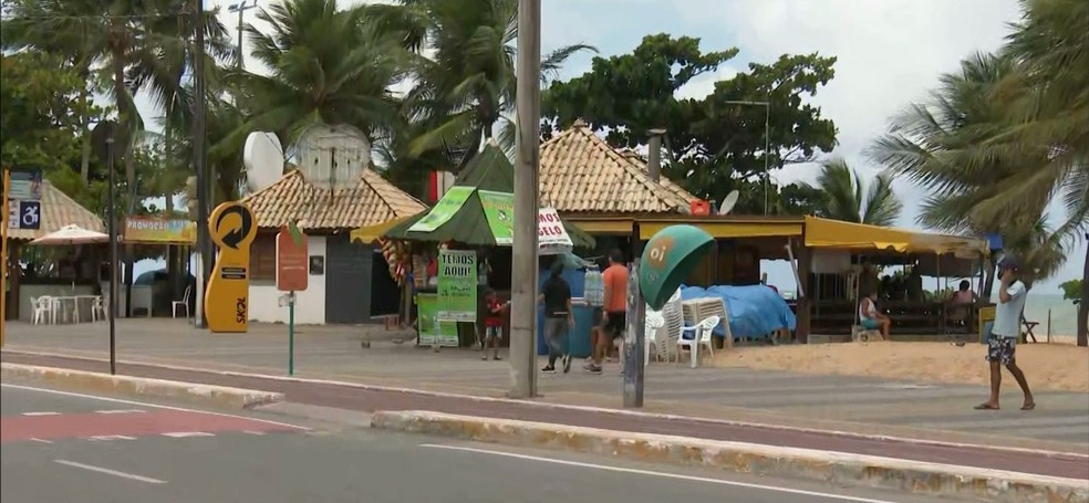 ambulantes-venda-irregular-orla-joao-pessoa.png