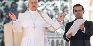 2025-10-08t000000z_182632214_mt1nurpho000zlxi0z_rtrmadp_3_vatican-popeleo14-generalaudience.jpg