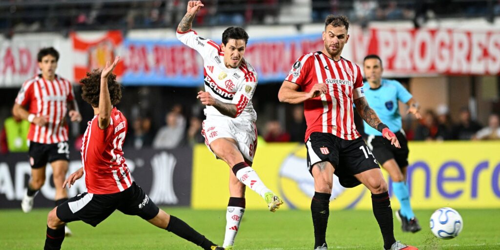 2026-04-30t022838z_1871015302_up1em4u06vpxv_rtrmadp_3_soccer-libertadores-esu-fla.jpg