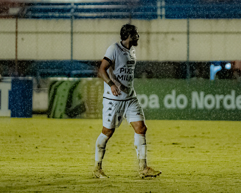 henrique-dourado-contra-o-itabaiana.jpg