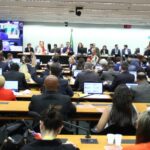 Veja quais deputados votaram contra redução da jornada de trabalho para 40 horas