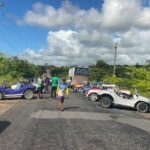 Bugueiros interditam trecho da PB-008 durante protesto