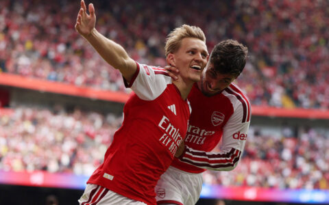 Arsenal atropela City e conquista Supercopa da Inglaterra