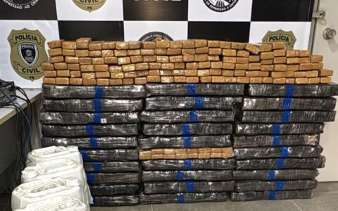 Polícia Civil apreende 400 kg de maconha escondidos em caminhão em Campina Grande