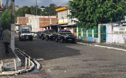 Adolescente de 17 morre após ser perseguido até escola em Bayeux