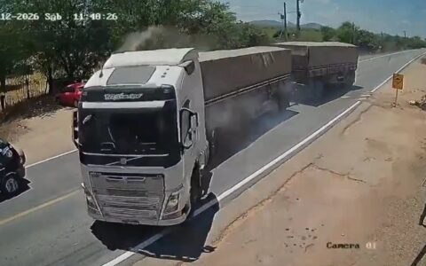 Imagens mostram carreta invadindo restaurante às margens da BR-110, em Monteiro