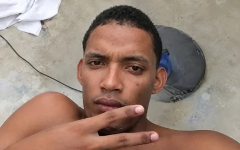 Jovem é morto a tiros e com golpes de enxada, em João Pessoa