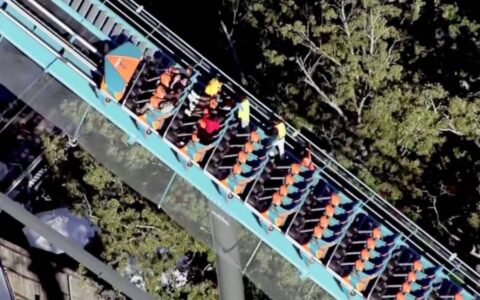 Acidente em montanha-russa do Six Flags mata 1 nos EUA