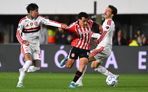 Flamengo segura Estudiantes e leva decisão para o Maracanã
