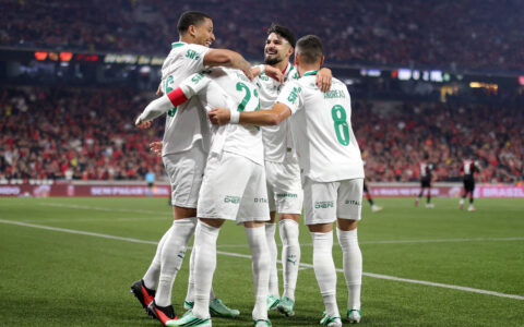 Palmeiras, líder provisório do Brasileiro, bate Athletico