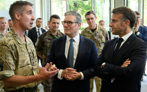 População deve se preparar para guerra, diz militar inglês