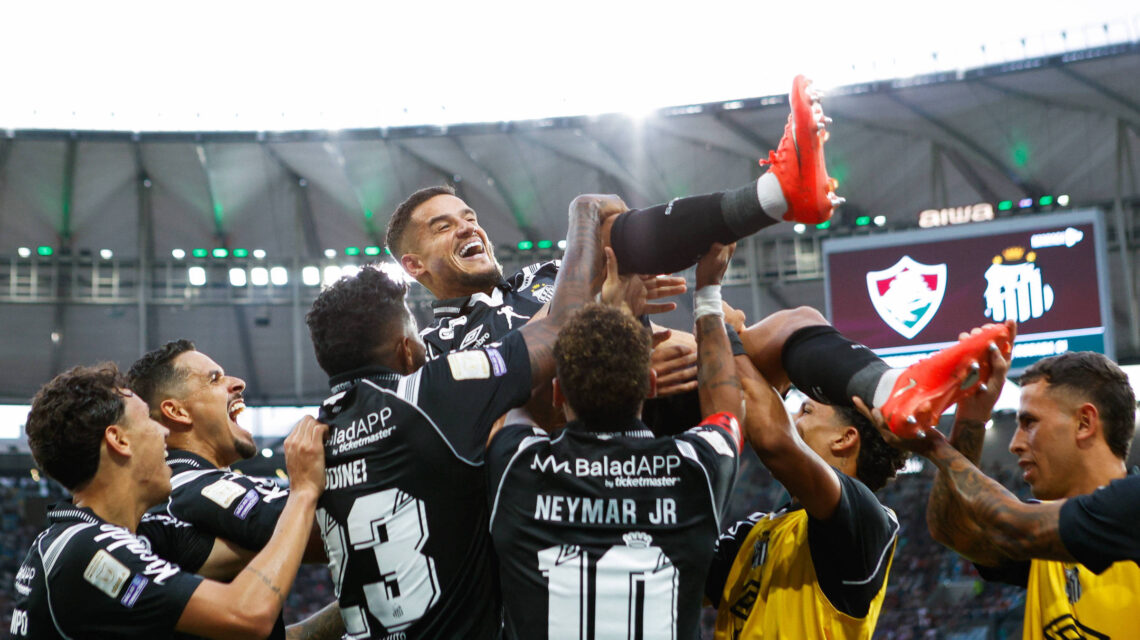 Coutinho marca o primeiro no Santos, que bate o Fluminense
