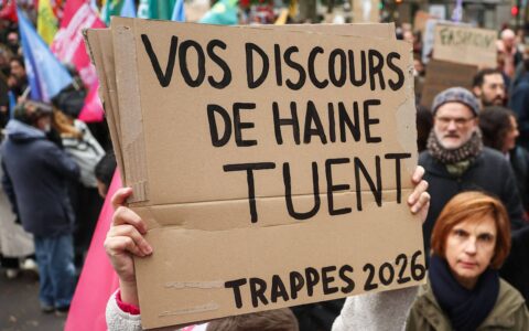 França: atirador tinha livro de Adolf Hitler em sua casa
