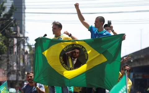 Flávio fala em fim da era Lula e diz que Bolsonaro colocará faixa nele em eventual posse