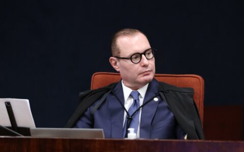 Zanin prorroga votação em todo país até as 19h