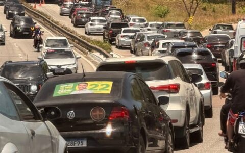 Duas pessoas ficam feridas em acidente envolvendo cindo veículos na BR-230, em João Pessoa