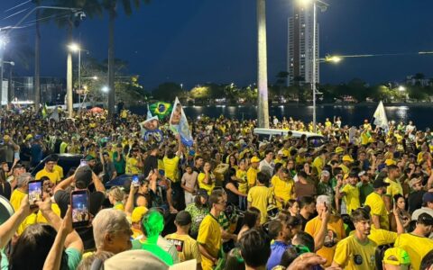 Apoiadores realizam ato pró-Flávio no entorno do Açude Velho