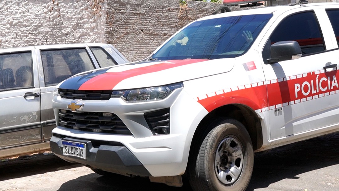 Homem é baleado em oficina após ataque a tiros, em João Pessoa