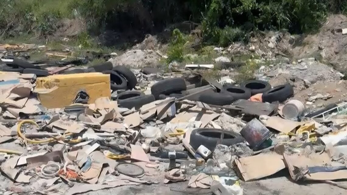 Homens são presos em flagrante suspeitos de descarte irregular de lixo em João Pessoa